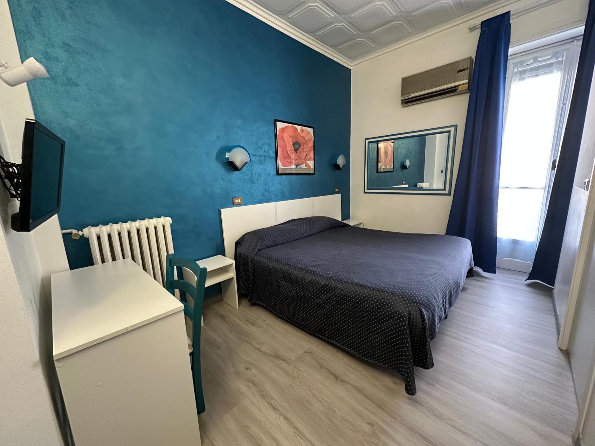 Rey Hotel